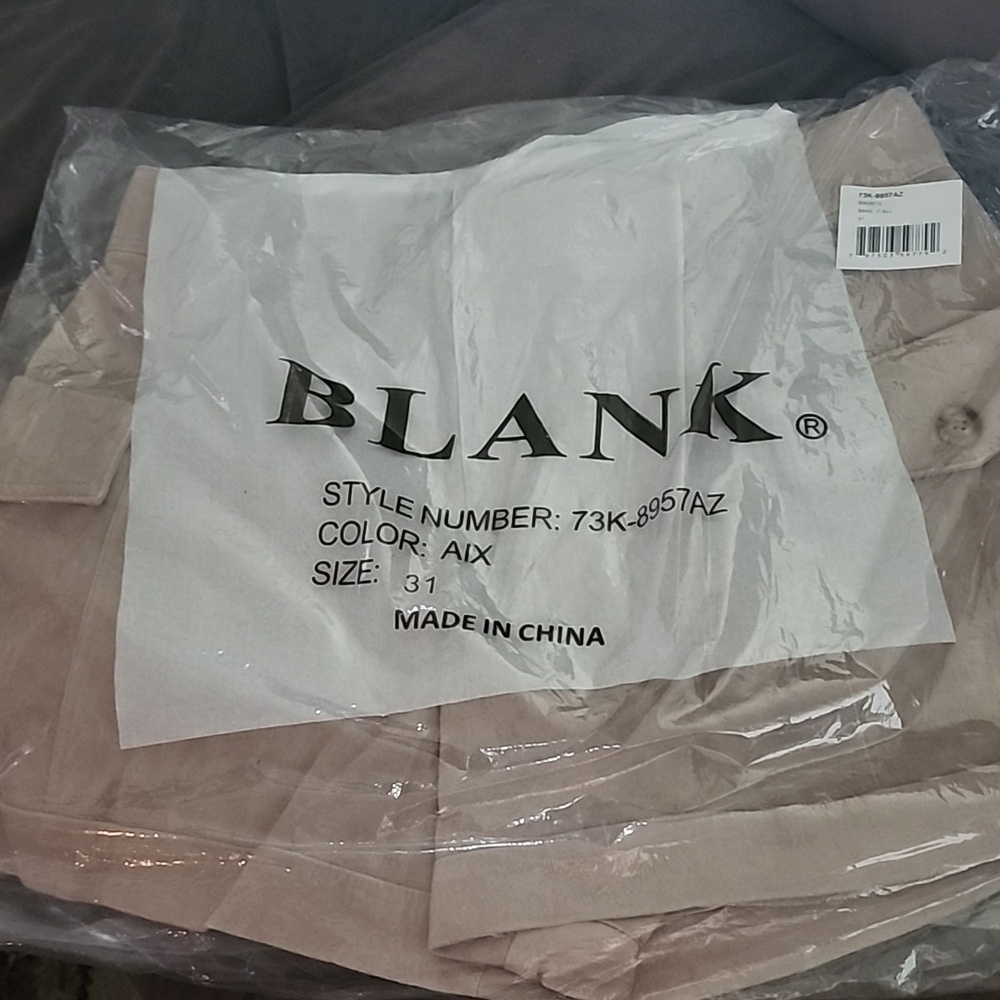 Blank NYC Bare It All Suede Shorts in Tan Camel Beige Nude NWT Size 31 - Picture 5 of 7